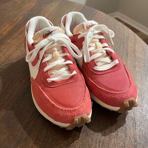 Women’s Nike Waffle Debut Running Shoes